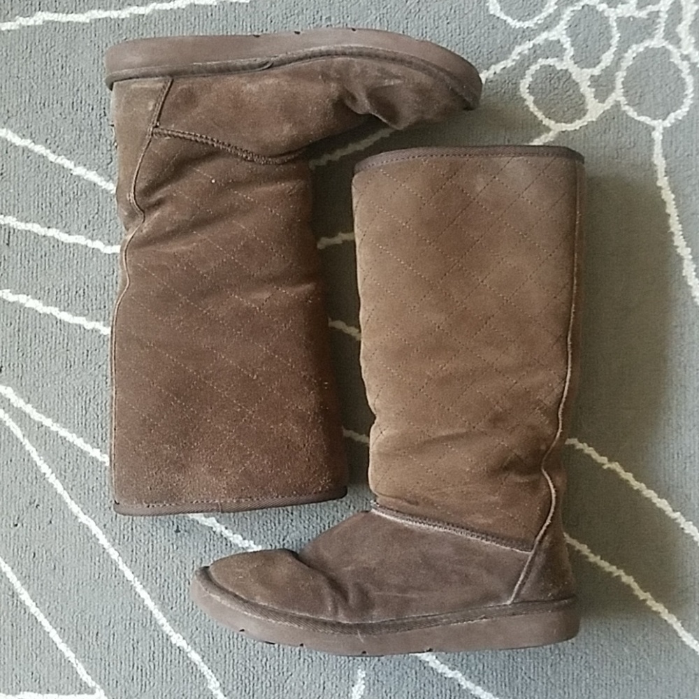 Quilted UGG boots calf length